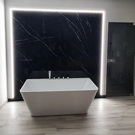 Le - Hotel 3*